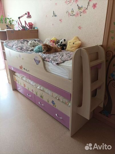 Двухъярусная кровать