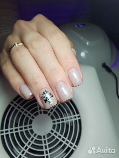 Маникюр педикюр