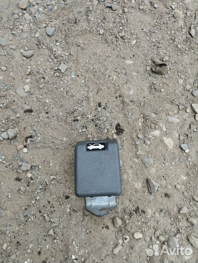 Ручка открывания капота Mitsubishi Pajero 2