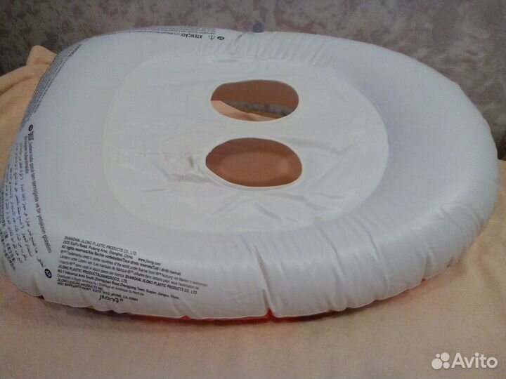 Надувной круг для плавания