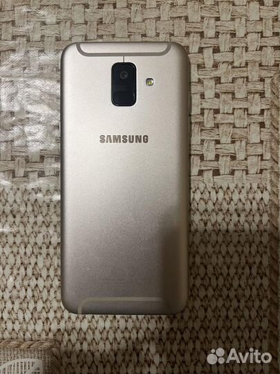 Samsung Galaxy A6, 3/32 ГБ