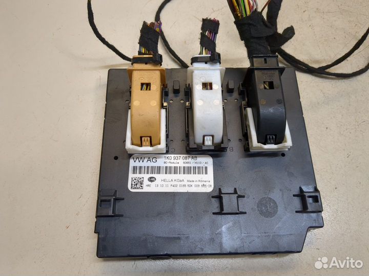 Блок управления бортовой сети Skoda SuperB, 2011