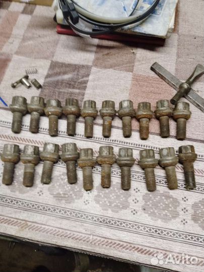 Колёсные болты