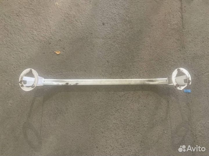 Распорка передних стоек Toyota