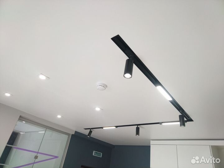 Натяжные потолки, слив воды