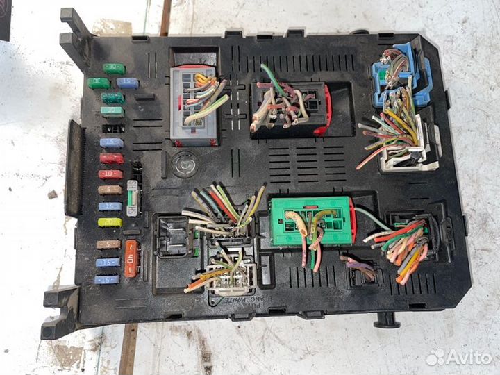 Блок предохранителей Citroen C4 B7 TU5GP4 2011