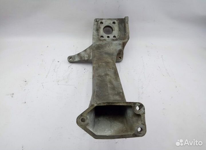Кронштейн переднего бампера, левый renault trucks