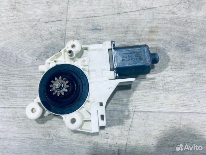 Моторчик стеклоподъемника передний правый Ford