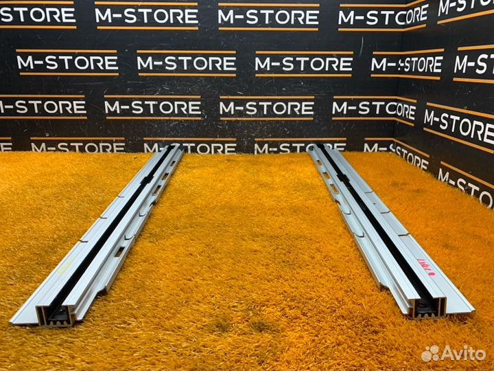 Направляющая груза в багажнике Bmw X3 F25 N52B30A