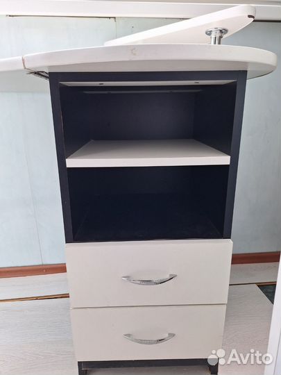 Стол для мастера маникюра Б/у