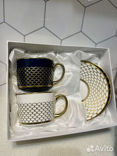 Фарфоровый чайный набор