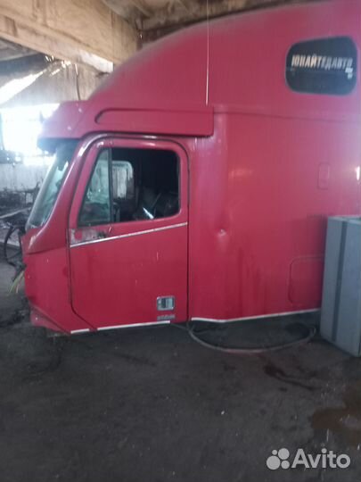 Кабина freightliner