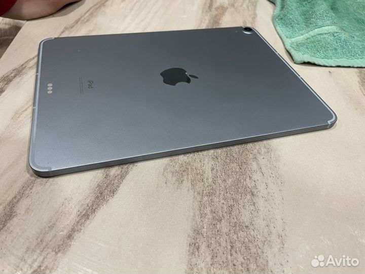 iPad air 4 sim+ wifi