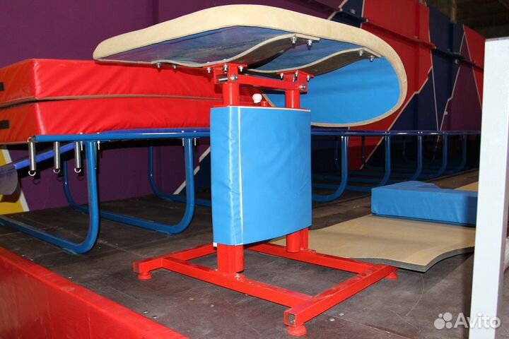 Конь гимнастический прыжковый (Профессиональный)