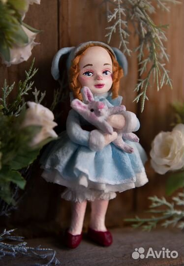 Ватная девочка с зайкой