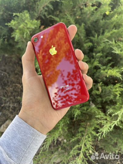 iPhone 8 64GB хороший