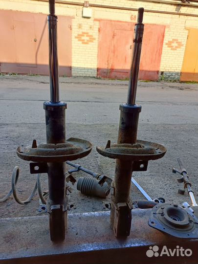 Передние амортизаторы Nissan Note