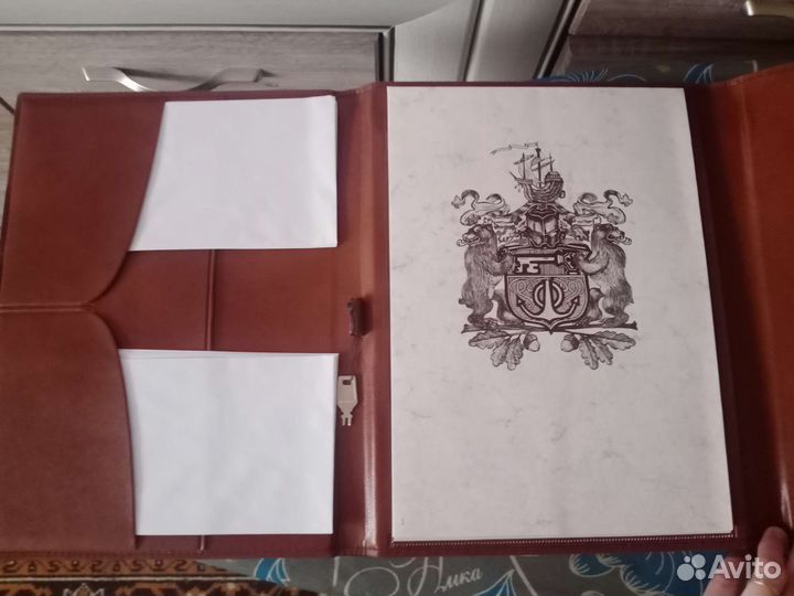 Кожанная папка для документов А4. Новая