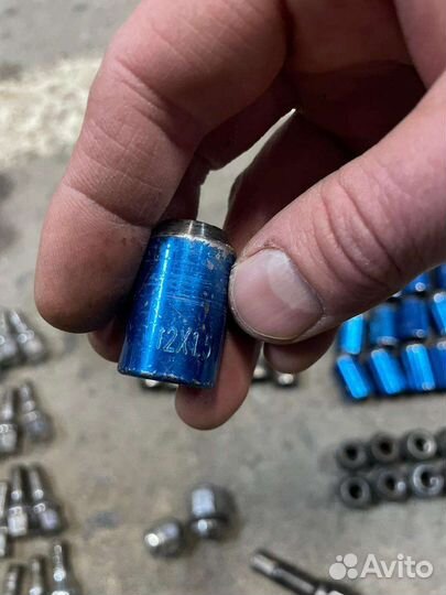 Гайки болты для колёс