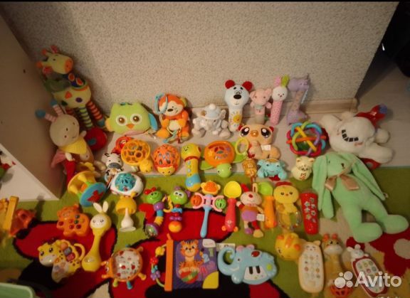 Большой пакет игрушек, погремушек для малышей