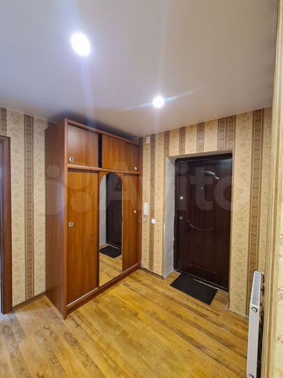 1-к. квартира, 42 м², 1/4 эт.