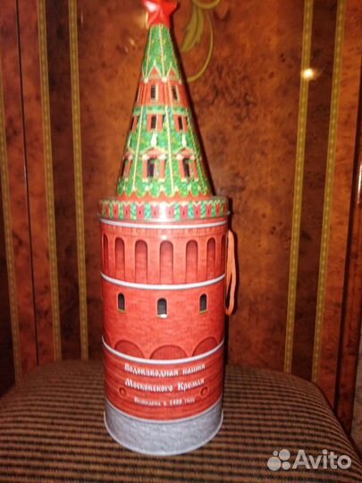 Метал. коробка кремлёвской новогодней ёлки