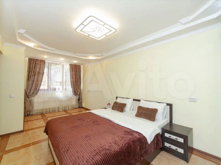 2-к. квартира, 80 м², 1/1 эт.