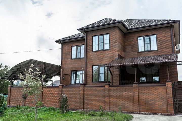 Дом 495 м² на участке 6 сот.