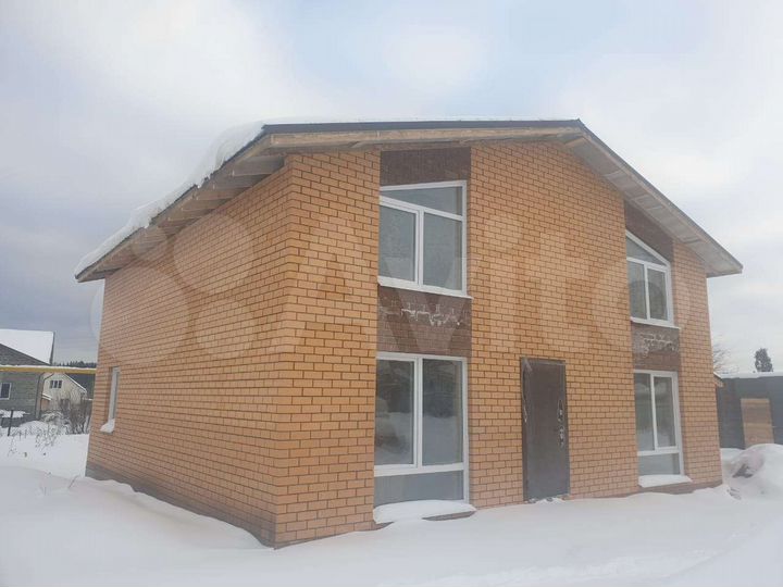 Коттедж 192 м² на участке 11 сот.