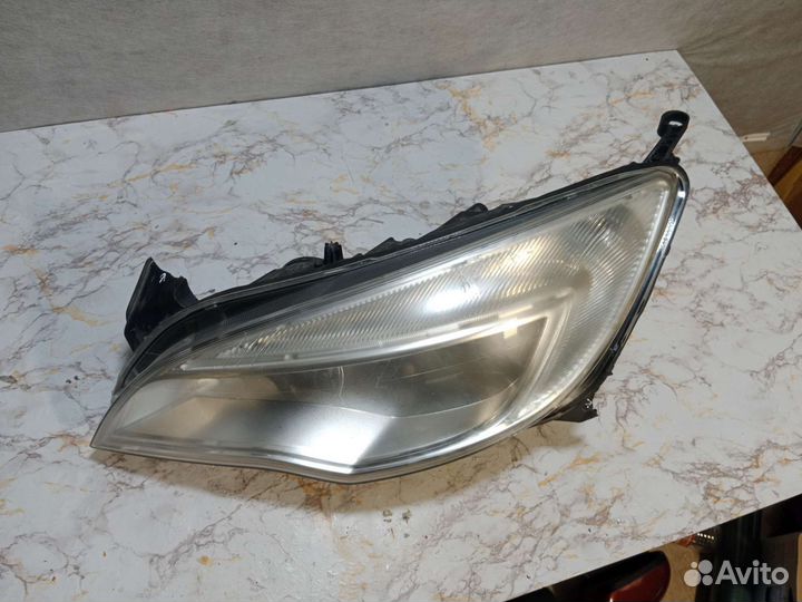 Левая фара Opel Astra J Универсал