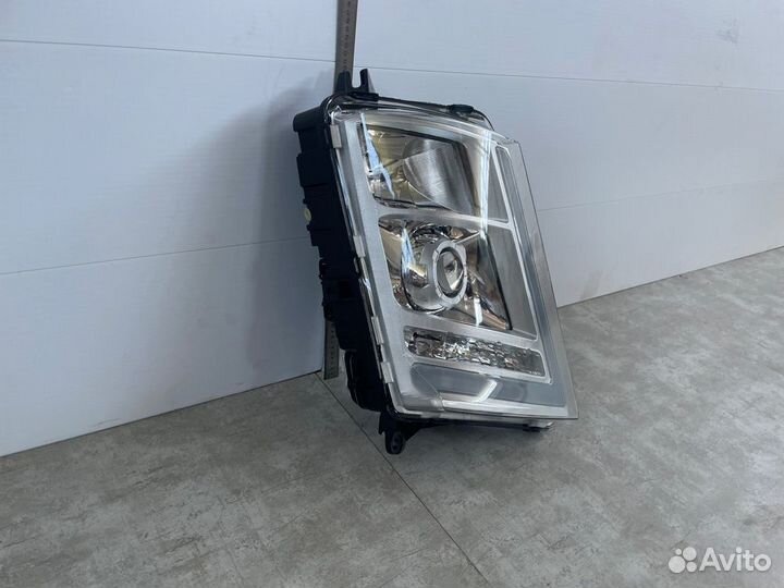 Фара головного света правая Volvo Fh4 Fm4