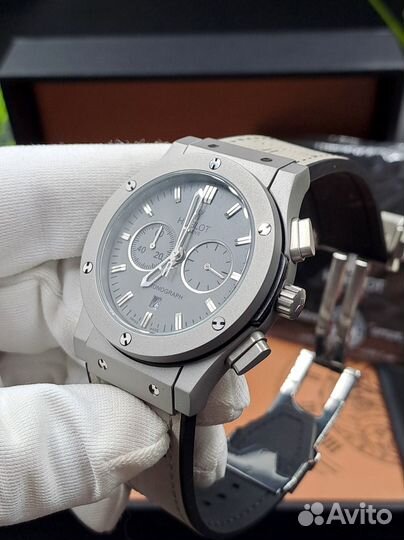 Hublot Кварцевые мужские Наручные часы