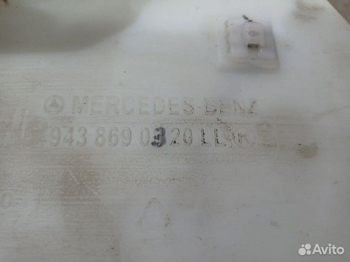 Бачок омывателя лобового стекла