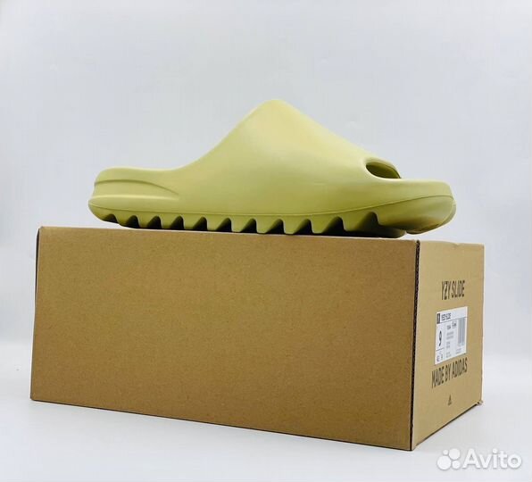 Тапочки Adidas Yeezy Slide