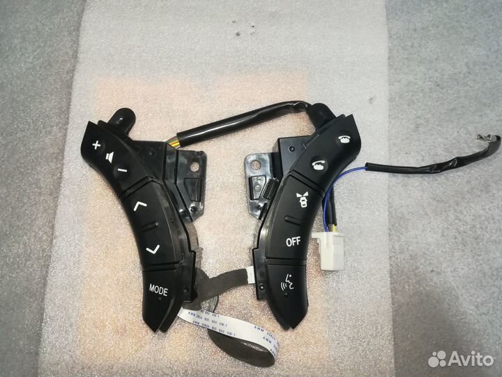 Кнопки на руль toyota land cruiser 100. новые