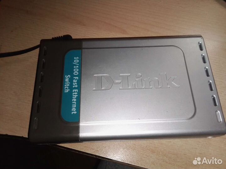 Коммутатор,switch D- link DES- 1008D,б/у