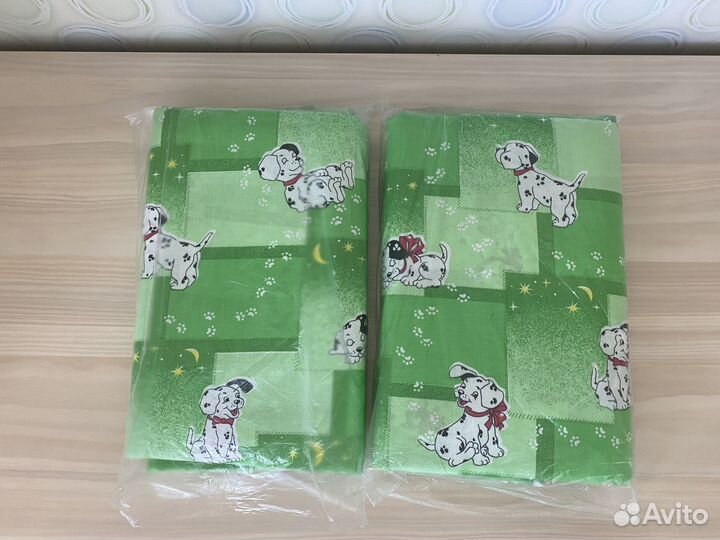 Комплект постельного белья на детскую кроватку нов