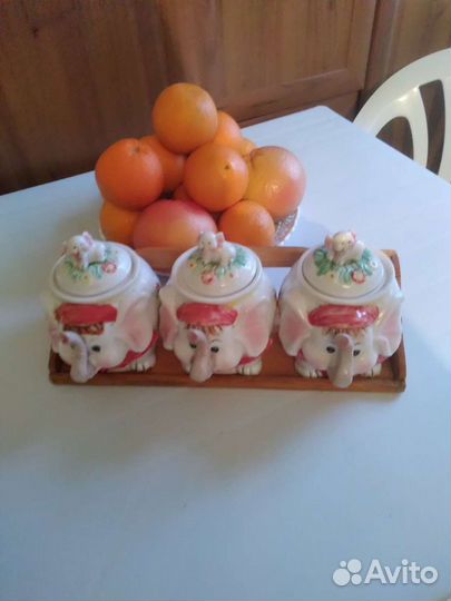 Фарфоровые слоники