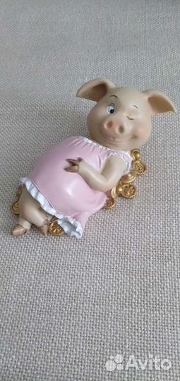 Фигурка свинка поросенок