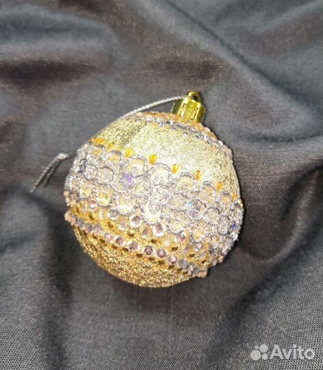 Елочная игрушка шар