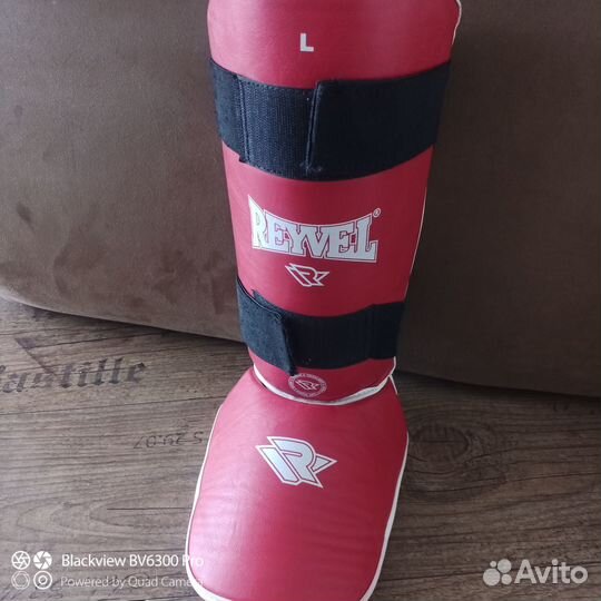 Перчатки для тайского бокса и защита ног