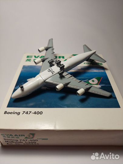 Модель самолета EVA Air B 747-400 Herpa 1/500