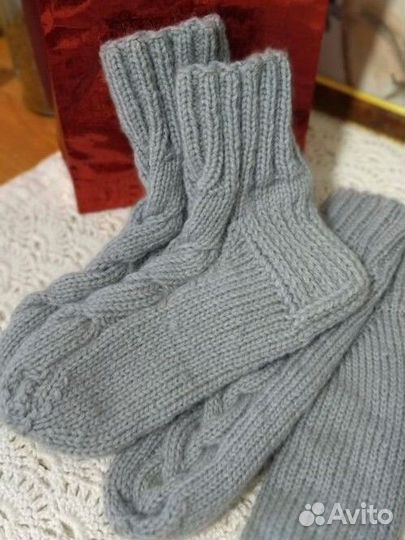 Носочки и варежки женские