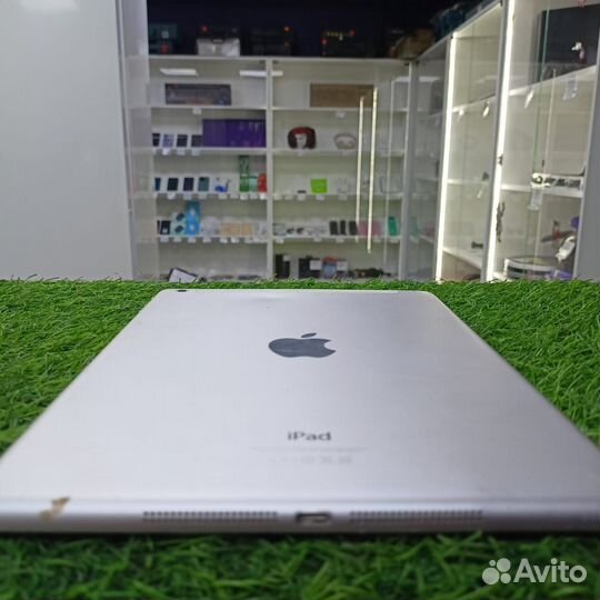 Планшет Apple iPad Air WiFi + SIM A1475 16GB
