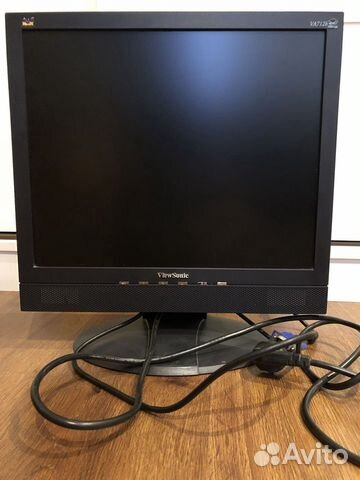 Монитор со встроенными колонками