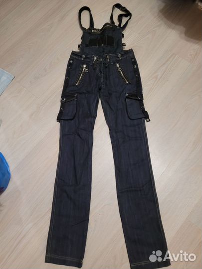 Джинсы на лямках