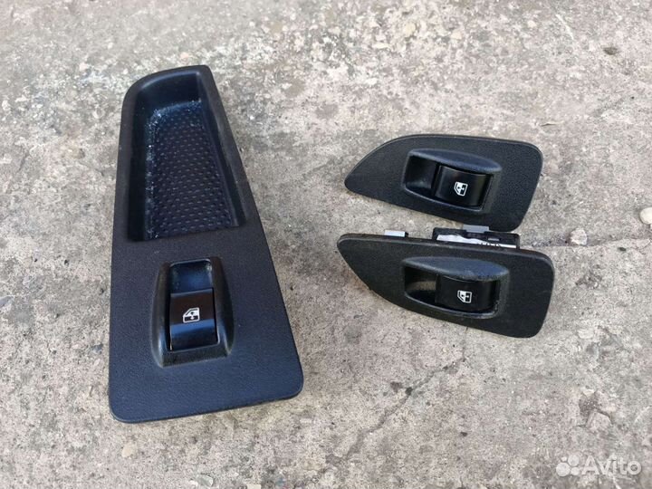 Кнопка стеклоподъёмника правая Fiat Linea