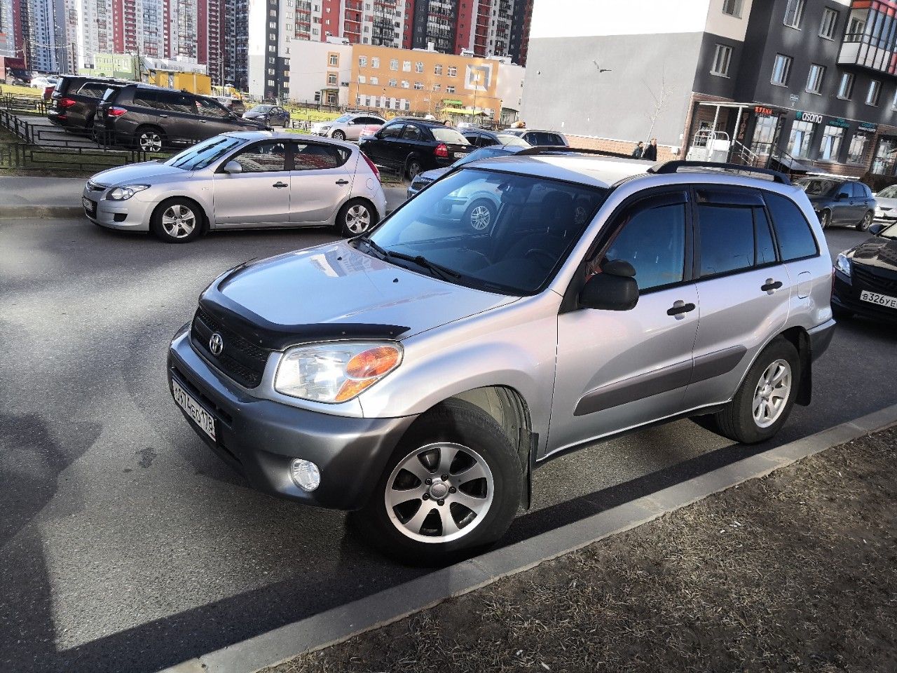 Toyota RAV4: фото владельца
