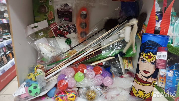 Игрушки для кошек и собак