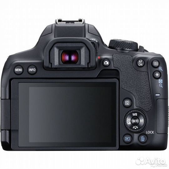 Canon EOS 850D Kit 18-135 IS USM Nano
